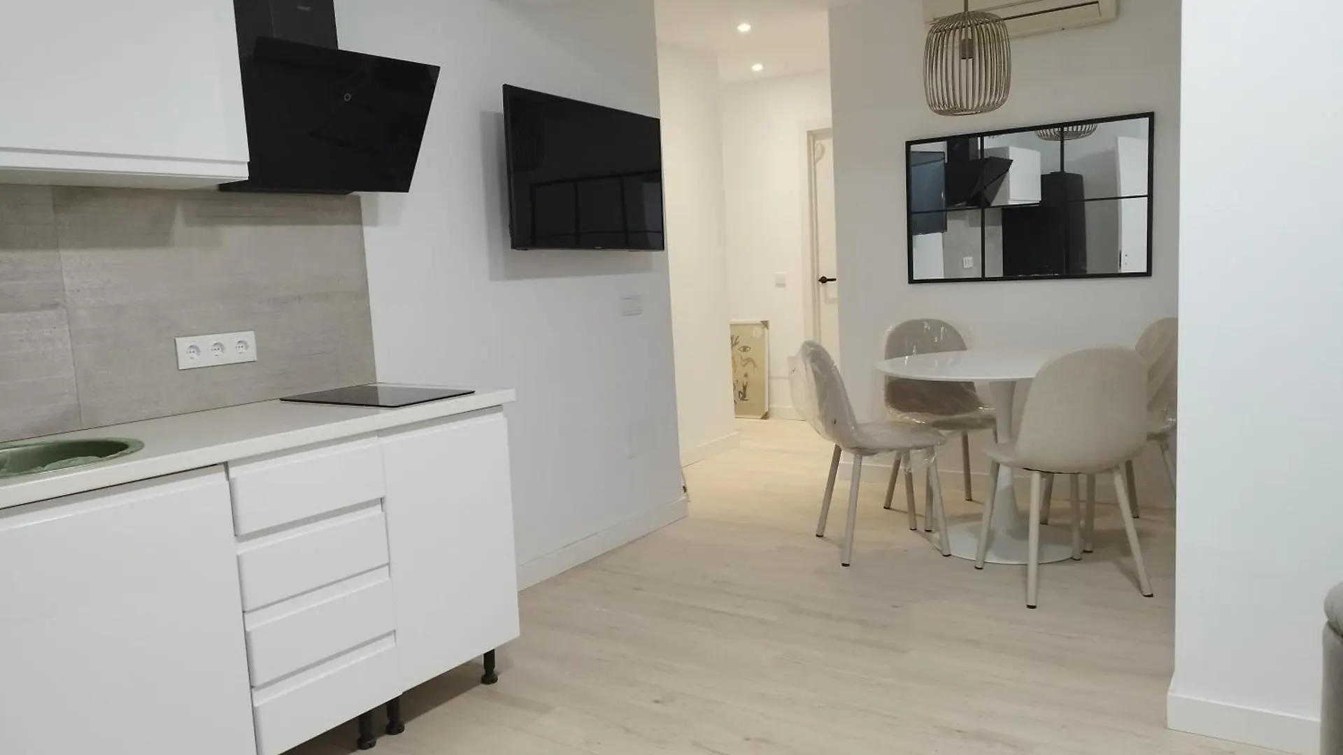 Occa City Center Suite & Apartment マラガ